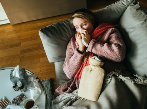 medica-ensina-como-diferenciar-os-sintomas-da-gripe-e-do-resfriado