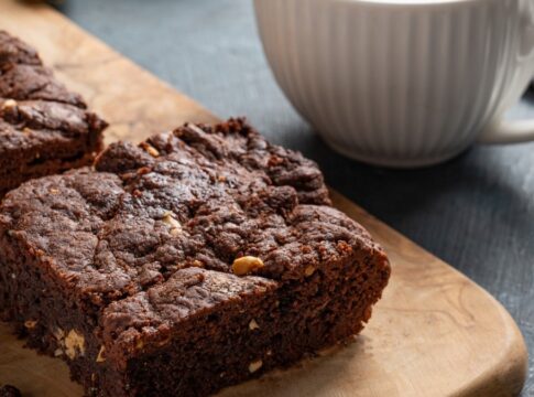 como-fazer-um-brownie-de-banana-e-chocolate-sem-farinha