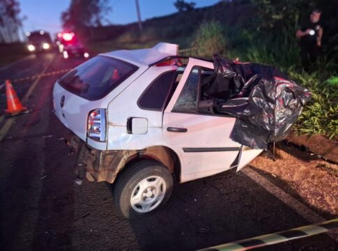 seis-pessoas-morrem-em-colisao-entre-carro-e-onibus-na-pr-490