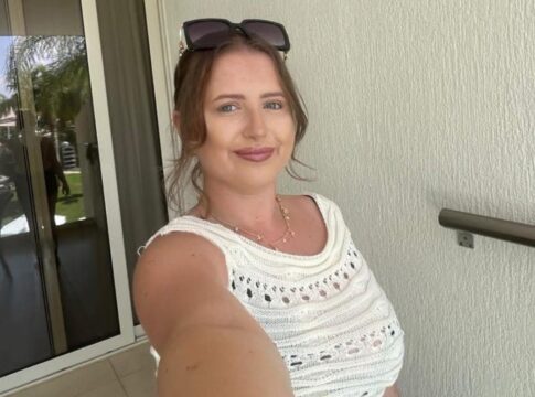 cancer-de-mama:-jovem-de-24-anos-descobre-metastase-apos-sintoma-comum