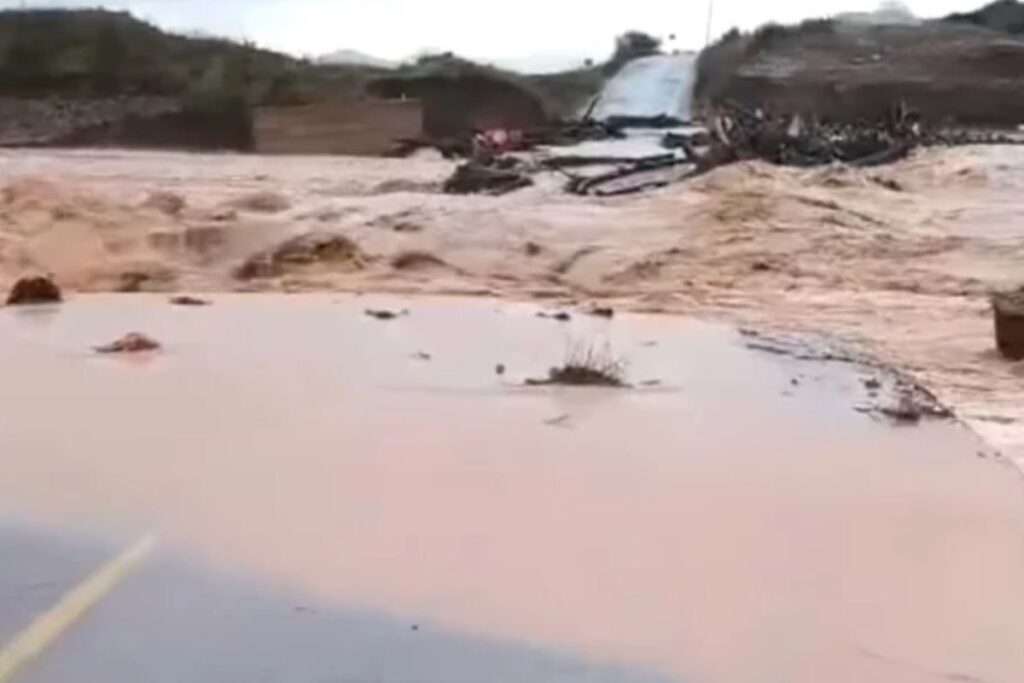 rio-transborda-apos-tempestade-e-forca-retirada-de-moradores-na-grecia