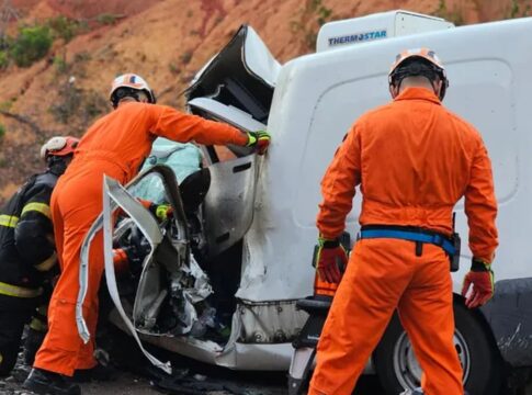 colisao-frontal-deixa-um-morto-e-outro-ferido-em-rodovia-de-maceio
