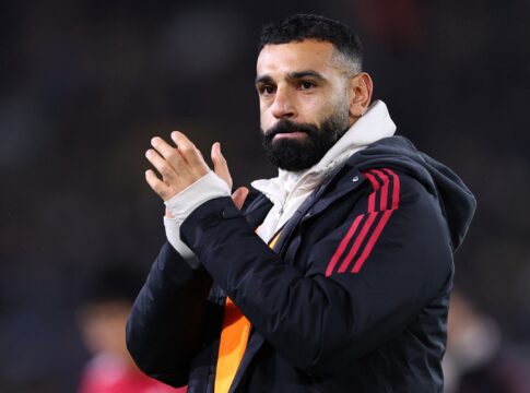 salah-desabafa-e-nao-descarta-deixar-o-liverpool:-“jogado-aos-leoes”