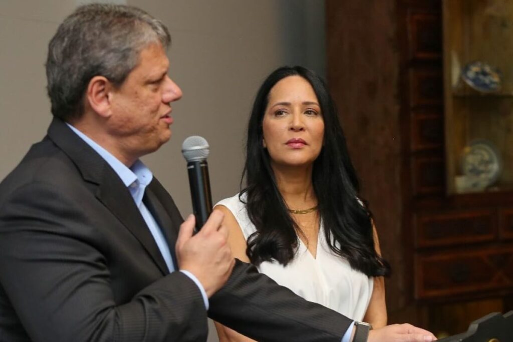 tarcisio-patina-no-eleitorado-feminino-e-tenta-empoderar-primeira-dama
