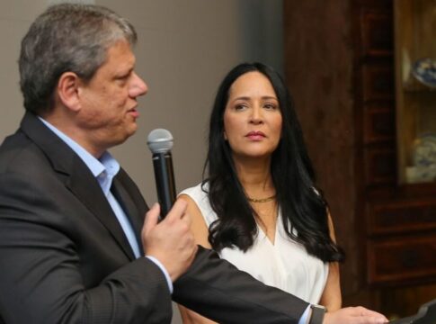 tarcisio-patina-no-eleitorado-feminino-e-tenta-empoderar-primeira-dama