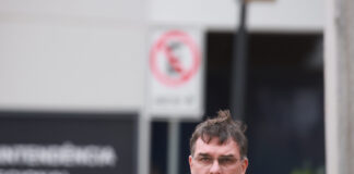 bolsonaro-escolhe-flavio-e-cria-dilema-para-caiado,-ratinho-jr.-e-zema