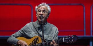 doces-barbaros:-o-ponto-crucial-na-trajetoria-de-caetano-veloso