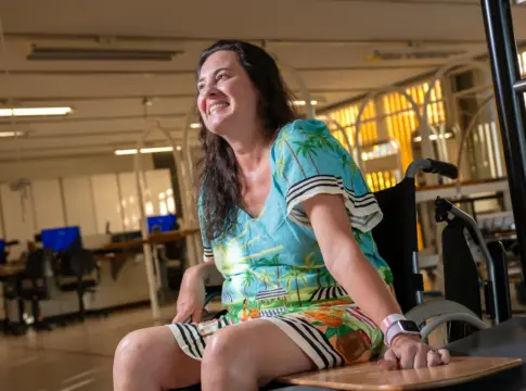 airbnb:-brasiliense-escorou-em-parapeito-ao-despencar de apartamento