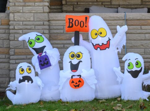 caso-de-homem-multado-por-assustar-visitantes-em-cemiterio-viraliza