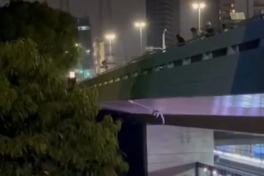 mulher-bate-a-cabeca-apos-saltar-de-bungee-jump-no-viaduto-sumare