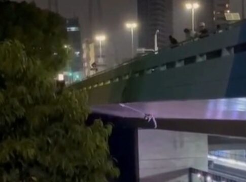 mulher-bate-a-cabeca-apos-saltar-de-bungee-jump-no-viaduto-sumare