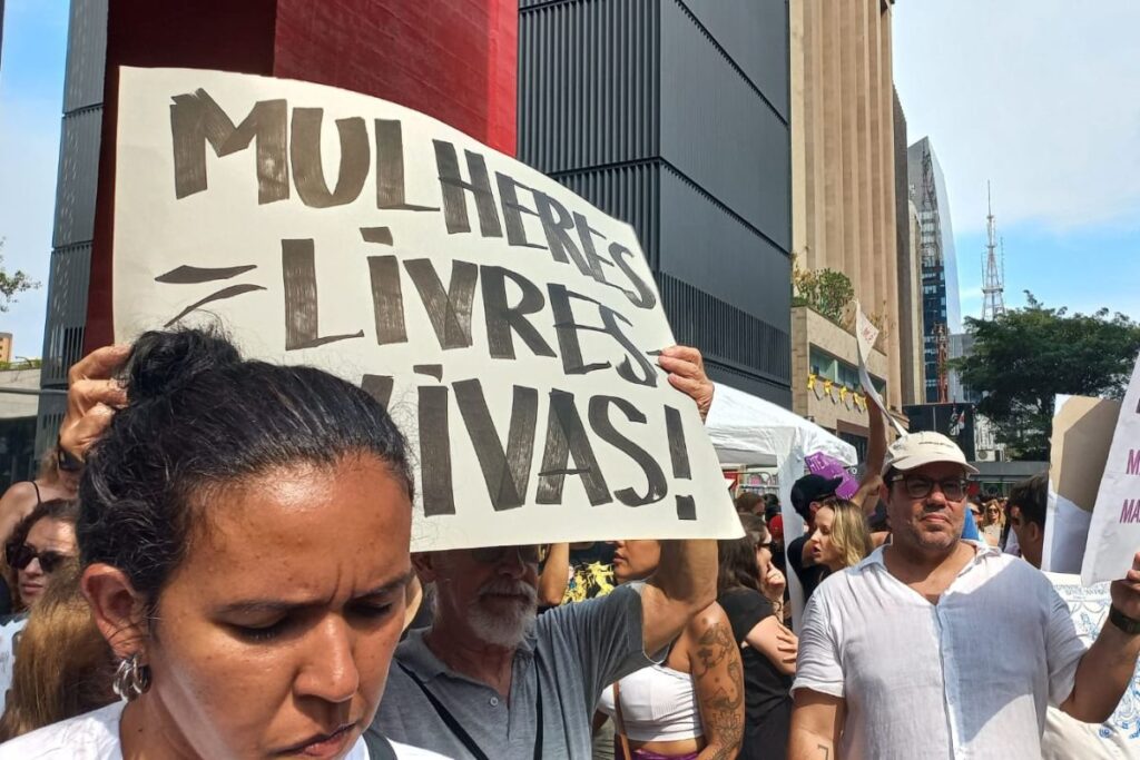 milhares-de-mulheres-vao-a-avenida-paulista-em-ato-contra-feminicidios
