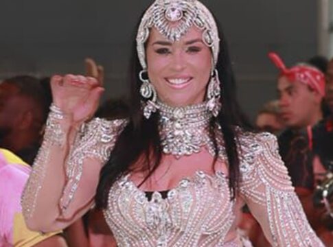 fotos:-luciana-picorelli-deixa-a-cidade-do-samba-com-o-pe-sangrando