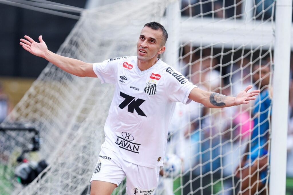 santos-vence-o-cruzeiro-e-se-classifica-para-a-sul-americana-de-2026