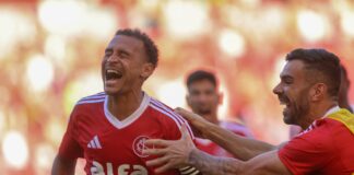 brasileirao:-internacional-derrota-bragantino-e-escapa-do-rebaixamento