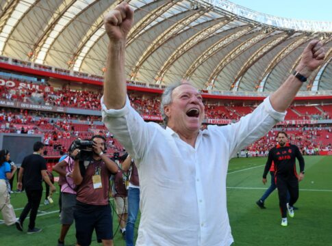 permanencia-do-inter-foi-“mais-importante-que-mundial”,-diz-abel-braga