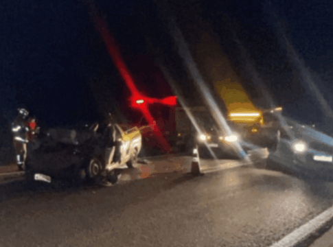 homem-sofre-parada-cardiaca-apos-bater-em-caminhao-em-via-do-df