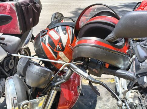 motociclistas-se-dividem-entre-maior-risco-e-mais-ganhos-com-mototaxi