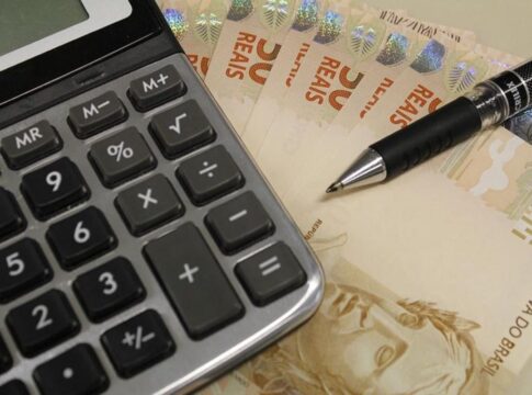 crise-do-consignado-provoca-batalha-entre-fintech,-procon-e-sindicato