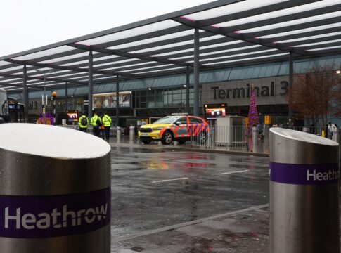 briga-em-aeroporto-de-londres-deixa-20-feridos-e-causa-transtornos