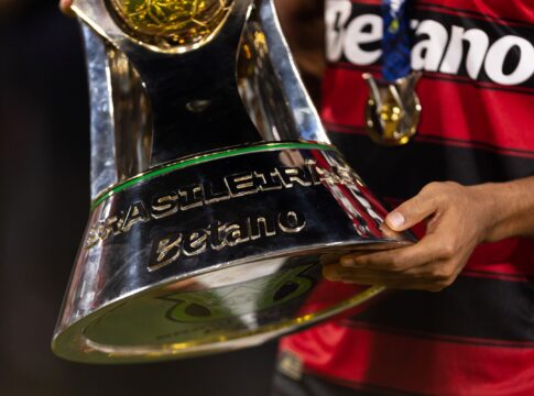 bola-de-prata:-flamengo-e-cruzeiro-dominam-a-selecao-do-brasileirao