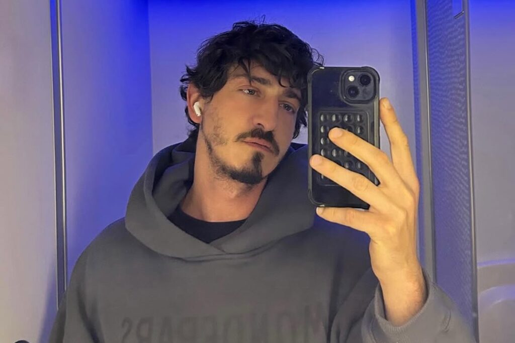 johnny-massaro-vive-affair-com-estudante,-diz-site.-saiba-quem-e