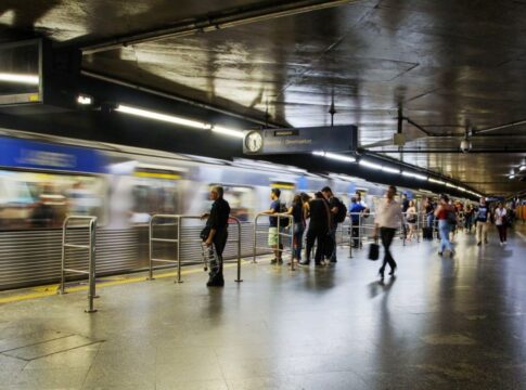 operacao-24-horas:-metro-registra-13,8-mil-passageiros-na-1a-madrugada