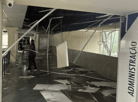 tetos-de-faculdades-da-usp-desabam-durante-tempestade-em-sp