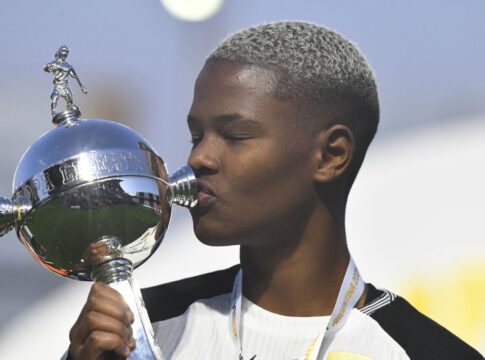 premio-revelacao-cbf-2025:-confira-a-vencedora-do-futebol-feminino