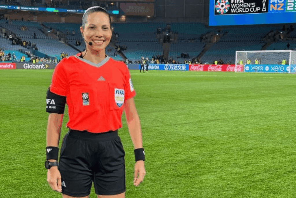 brasileirao:-leila-naiara,-do-df,-e-eleita-a-melhor-arbitra-assistente