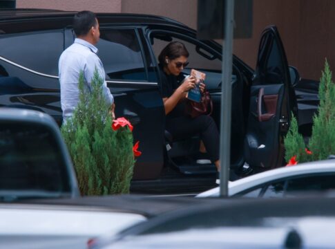 michelle-leva-livro-de-lider-religioso-para-bolsonaro.-saiba-qual