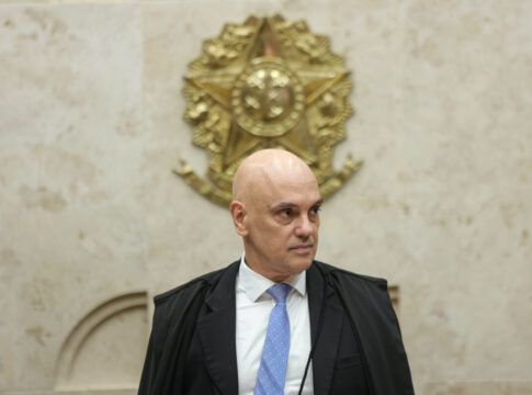 slide-vetado-por-moraes-em-sessao-no-stf-tinha-citacao-de-zanin