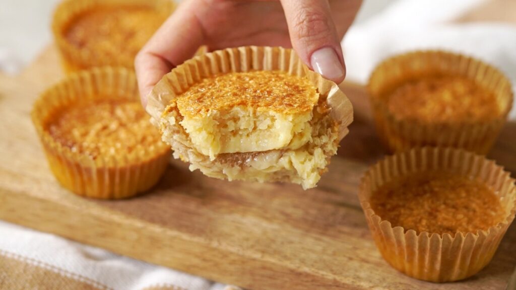 queijadinha-cremosa-e-dourada-e-uma-otima-escolha-para-o-cafe-da-tarde