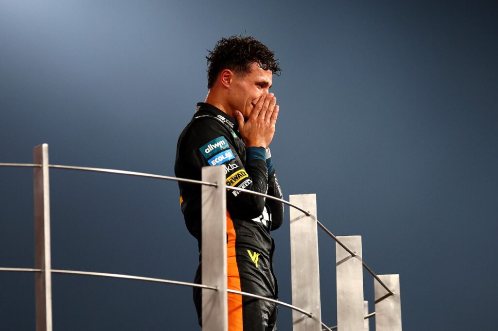 f1:-lando-norris-comemora-titulo-com-festa-em-abu-dhabi.-assista