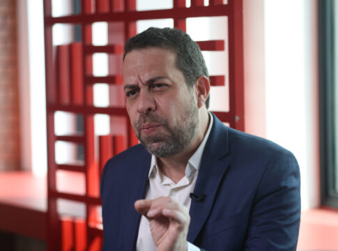 boulos-manda-exonerar-liderancas-do-psb-de-tabata-e-do-mdb-de-nunes