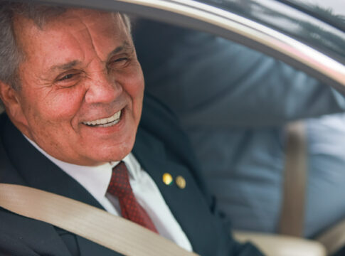 deputado-do-df-compara-lula-a-papai-noel-em-post-ironico.-veja