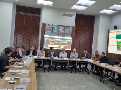 nunes-anuncia-fim-da-greve-de-onibus-em-sp-apos-reuniao-com-sindicatos