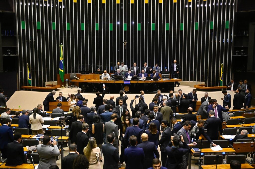 em-dia-intenso,-camara-aprova-pl-do-devedor-contumaz-e-envia-a-sancao