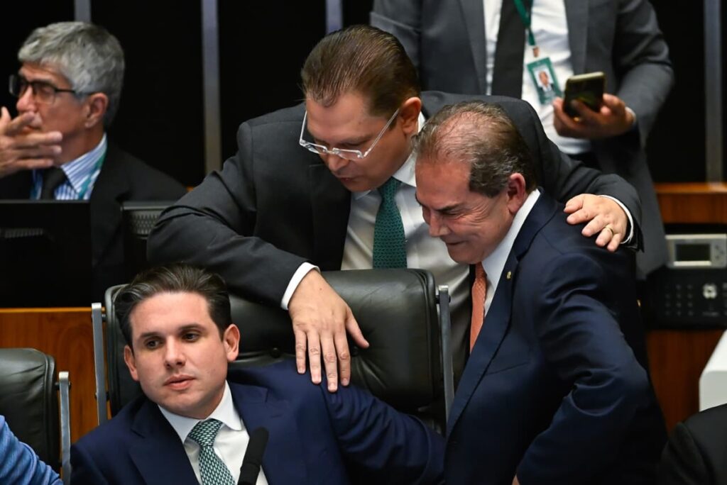 camara-aprova-pl-da-dosimetria,-que-reduz-pena-de-bolsonaro-e-aliados