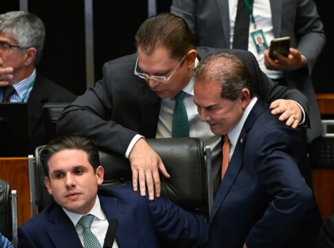 camara-aprova-pl-da-dosimetria,-que-reduz-pena-de-bolsonaro-e-aliados