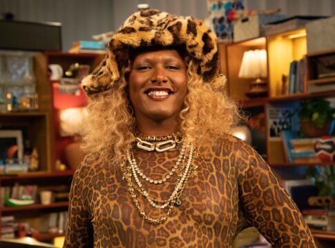 liniker-se-apresenta-no-tiny-desk-e-anuncia-show-no-estilo-brasil