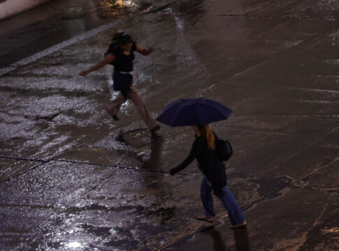 alerta-maximo:-ciclone-e-frente-fria-intensificam-temporais-no-sul