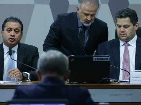 ccj-do-senado-adia-votacao-do-pl-do-impeachment-para-2026