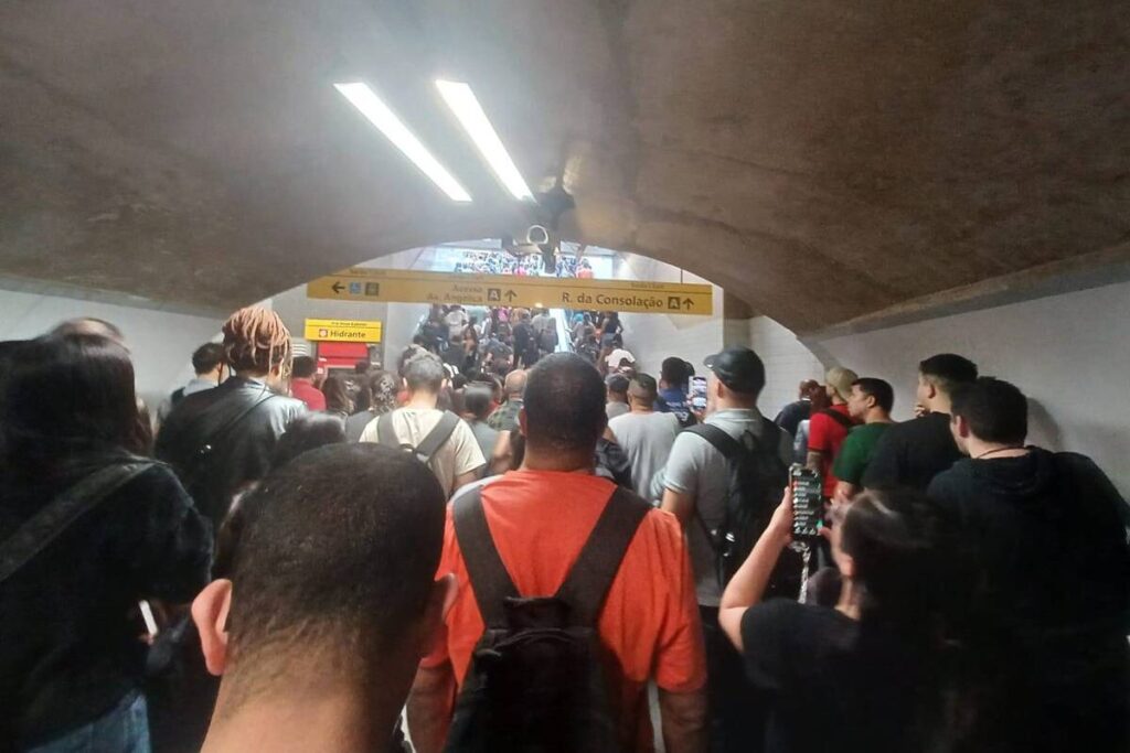 linhas-de-metro-de-sp-sofrem-com-falhas-de-energia-em-dia-de-ventania