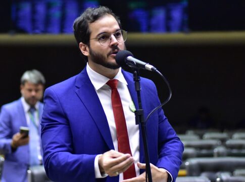 agressao-na-camara-reacende-projeto-que-protege-jornalistas