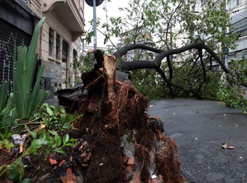 sao-paulo-enfrenta-ventos-de-quase-100-km/h-nesta-quarta-feira