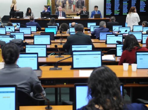 ccj-da-camara-aprova-cassacao-de-carla-zambelli