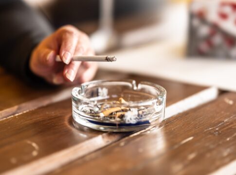 confira-5-habitos-que-prejudicam-a-sua-saude-tanto-quanto-fumar