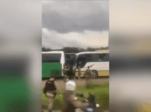 revista-nas-torcidas-do-corinthians-termina-em-confusao-com-a-policia