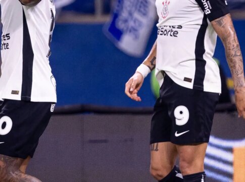 copa-do-brasil:-depay-decide-e-corinthians-derrota-cruzeiro-por-1-a-0